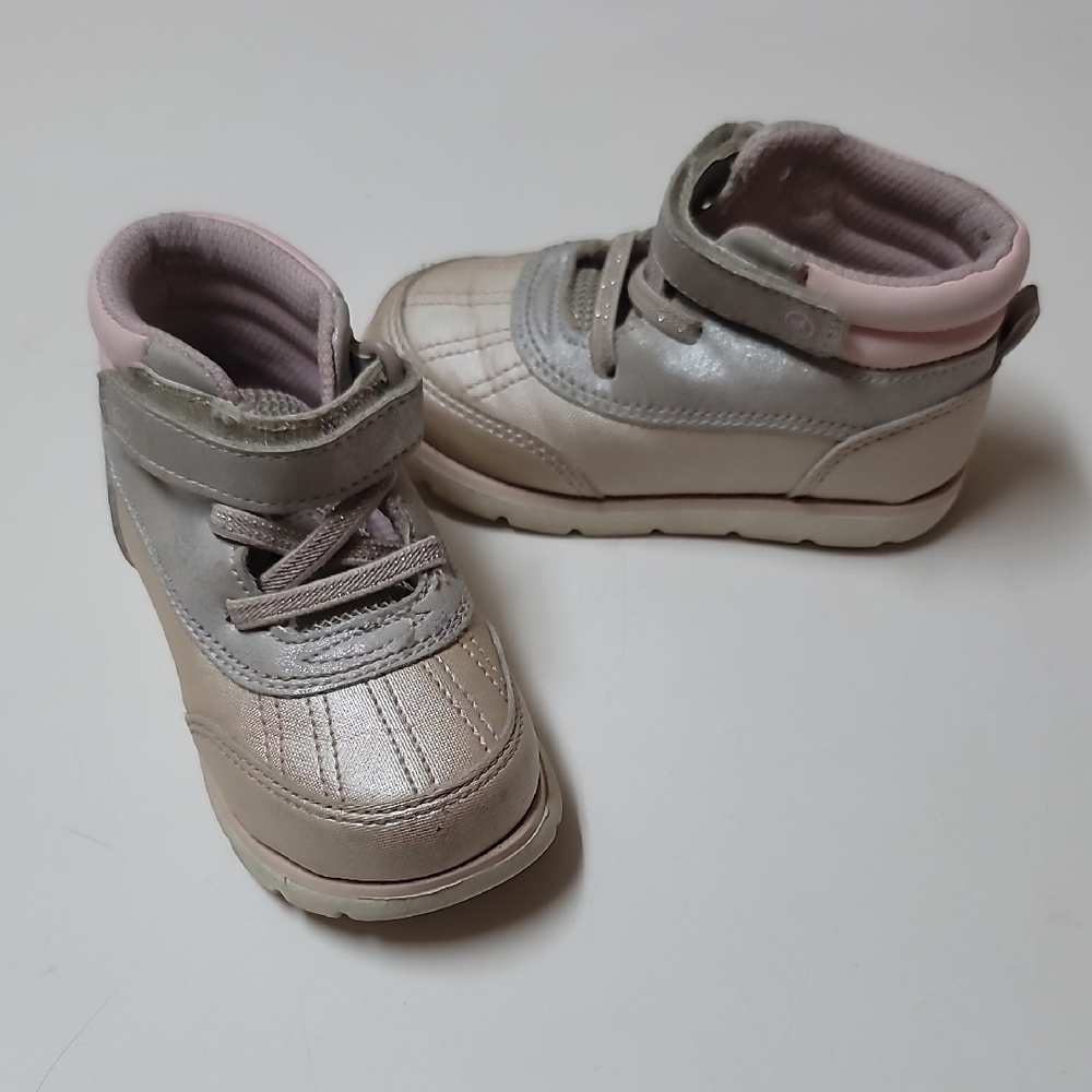 Munchkin Metallic Pink and Gray Sneakers 🩶🩷
